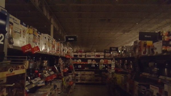 Power failure in a grocery store