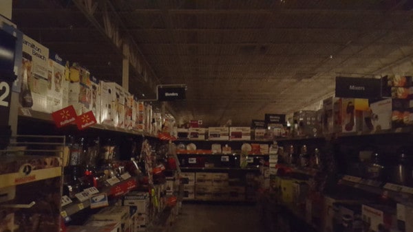 Power failure in a grocery store