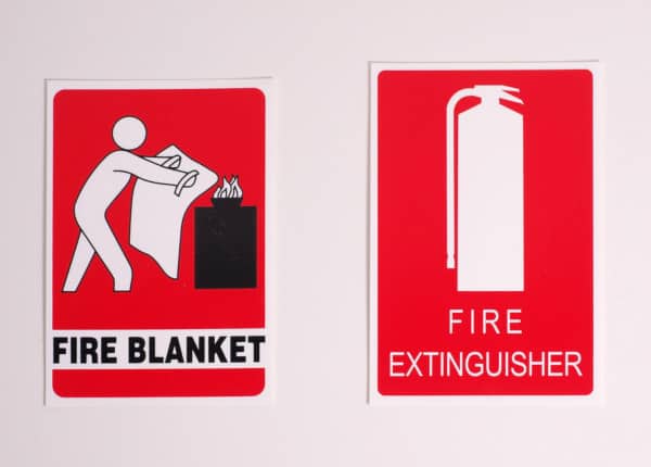 Fire blanket vs fire extinguisher