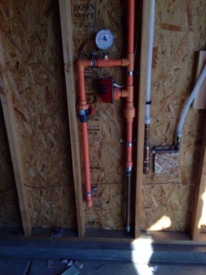 Residential fire sprinkler riser