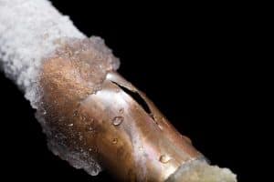 Picture of cracked pipe