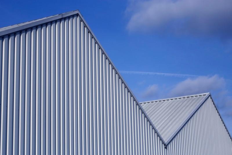 Sawtooth sloped warehouse roof